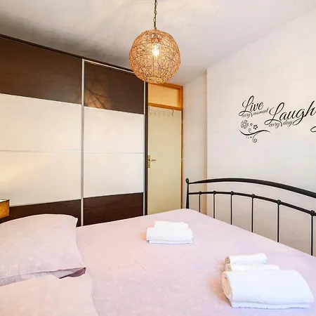 Apartment Vala - With Boat Mooring Zaboric