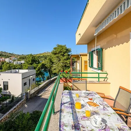 Vala - With Boat Mooring Apartment *