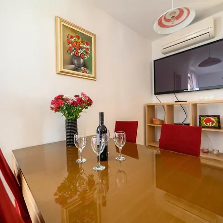 Vala - With Boat Mooring Apartment *