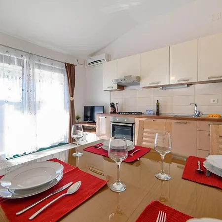 Vala - With Boat Mooring Apartment