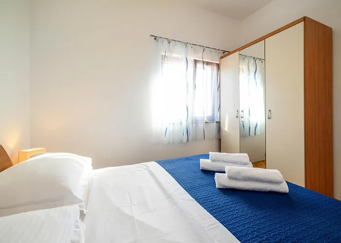 Vala - With Boat Mooring アパート