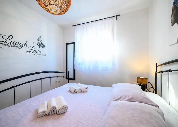 Appartement Vala - With Boat Mooring *