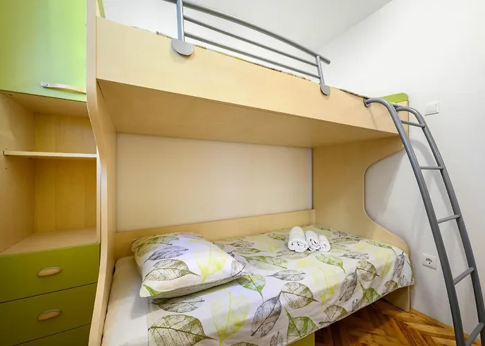 Appartement Vala - With Boat Mooring