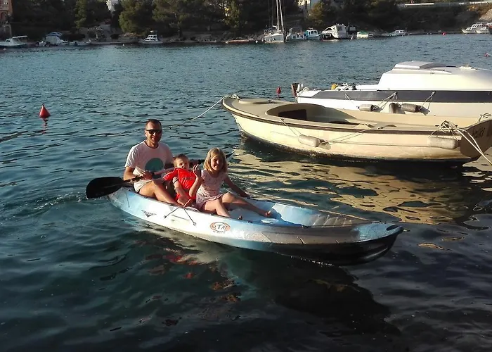 דירה Vala - With Boat Mooring ז'אבוריץ'